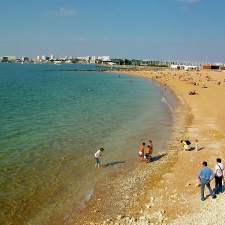 Cozy Holiday In Les Petits Bonneveaux Near Sea Casa vacanze Salles-sur-Mer