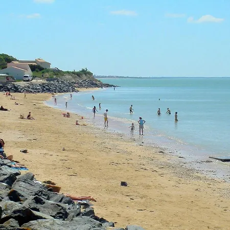 Cozy Holiday In Les Petits Bonneveaux Near Sea *